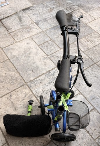 Compact folding mobility - folding,